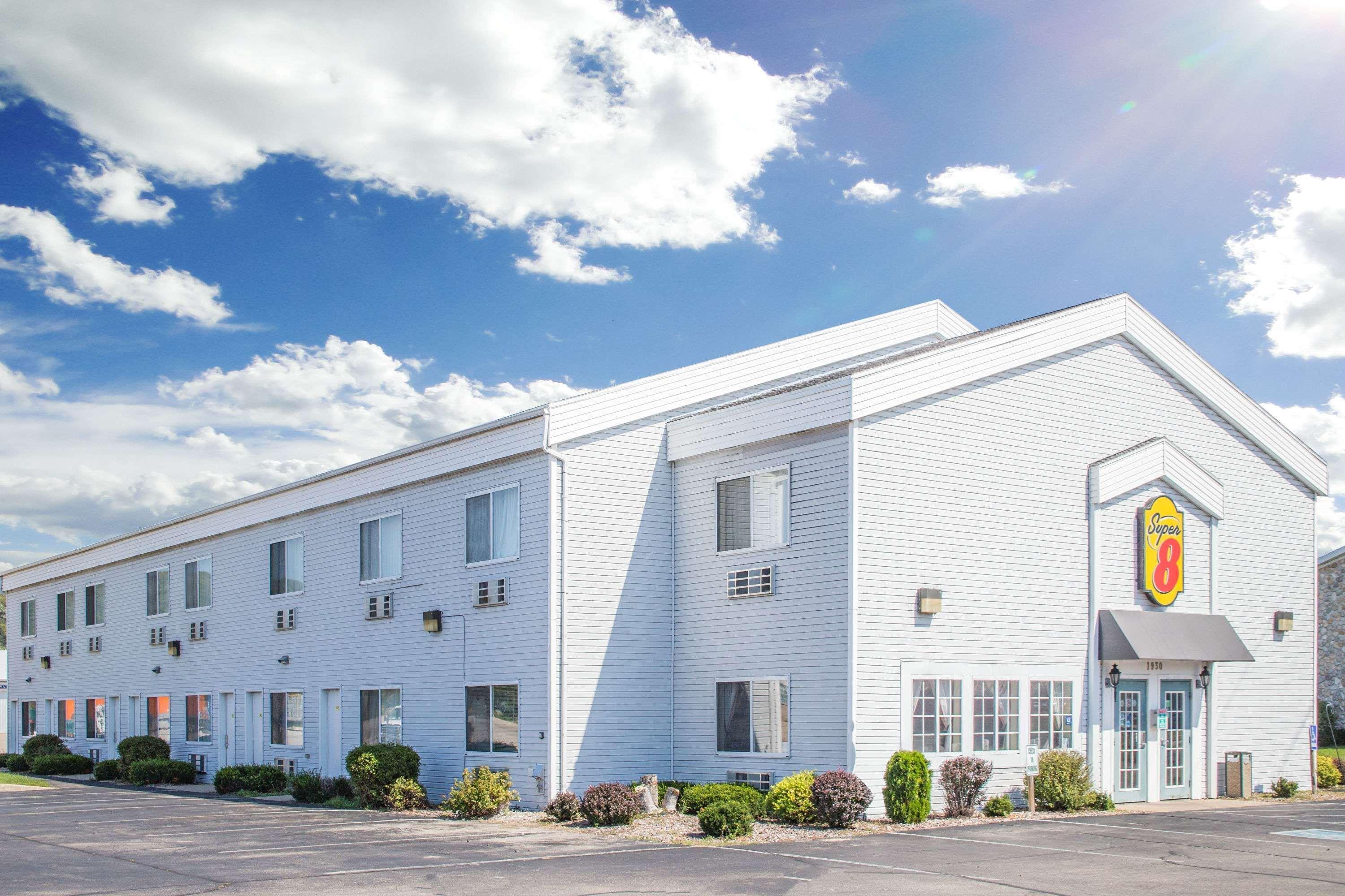 Hotel Super 8 By Wyndham Prairie Du Chien Extérieur photo